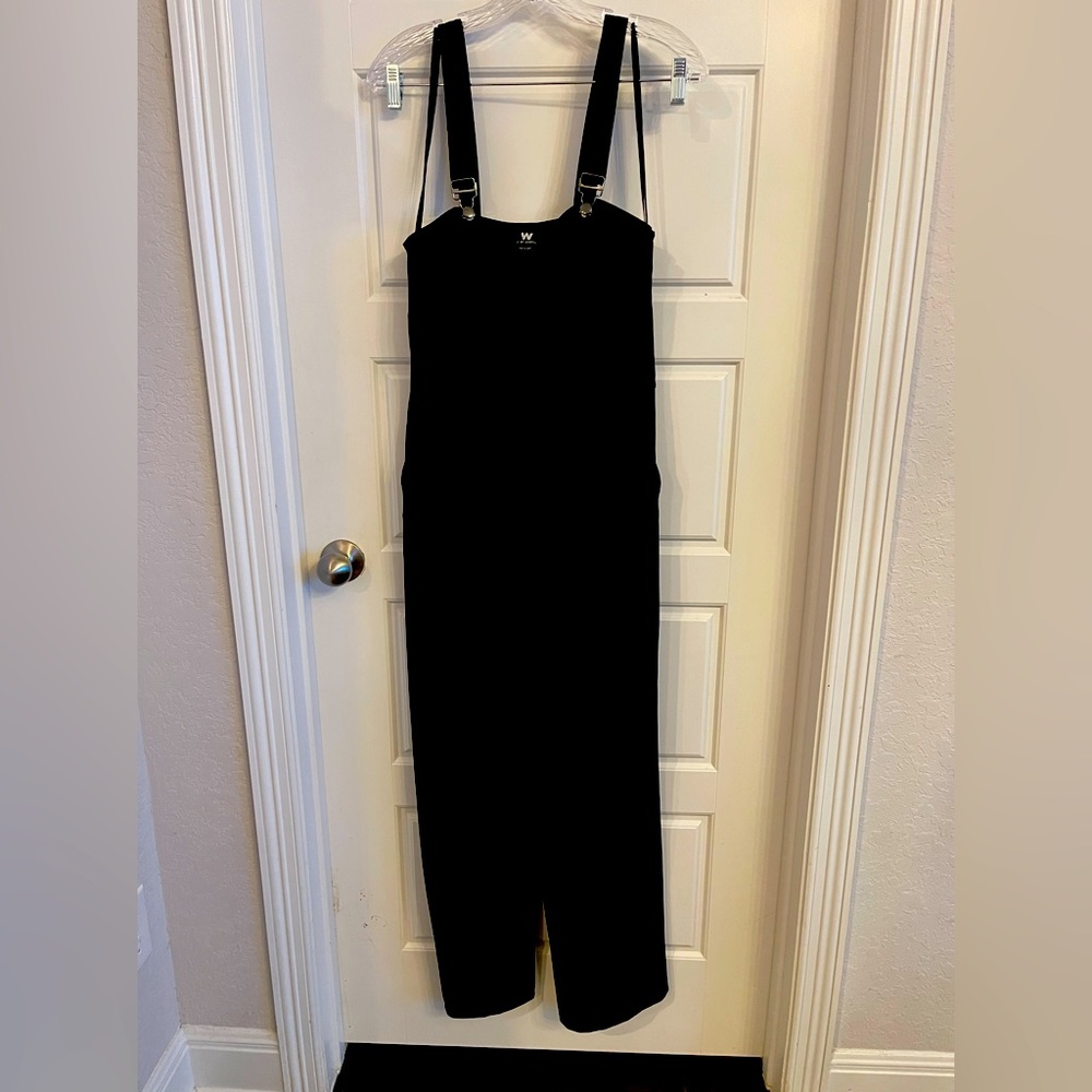 W by Worth Woman’s Black Jumpsuit Size: 0
Preloved